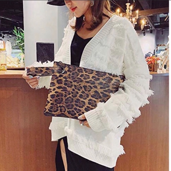 GORGEOUS OVERSIZED LEOPARD PRINT WRISTLET - Picture 2 of 10